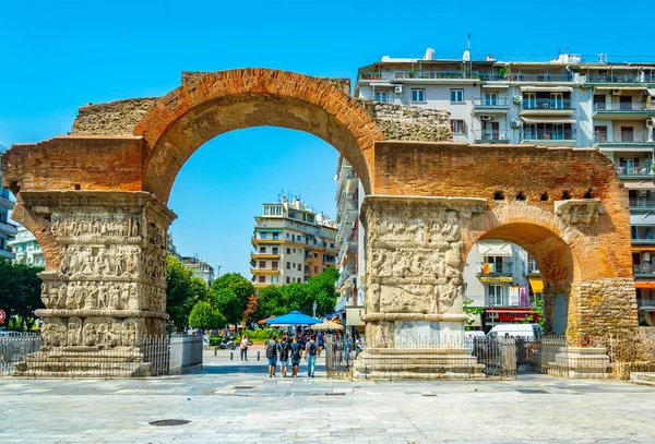 Thessaloniki Yunanistan Eylül 2017 Nsanlar Galerius Arch Selanik Greec Yanında — Stok fotoğraf