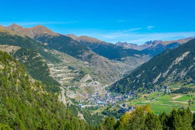 Canillo şehir Andorr, Valira Nehri vadisinde iç içe