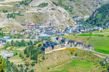 Canillo şehir Andorr, Valira Nehri vadisinde iç içe