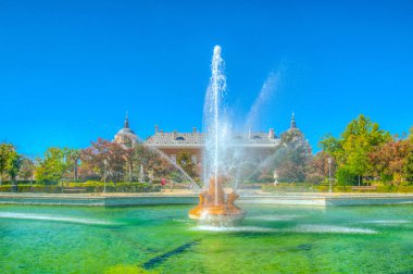 Bir çeşme, Spai görüntülendi Aranjuez Kraliyet Sarayı