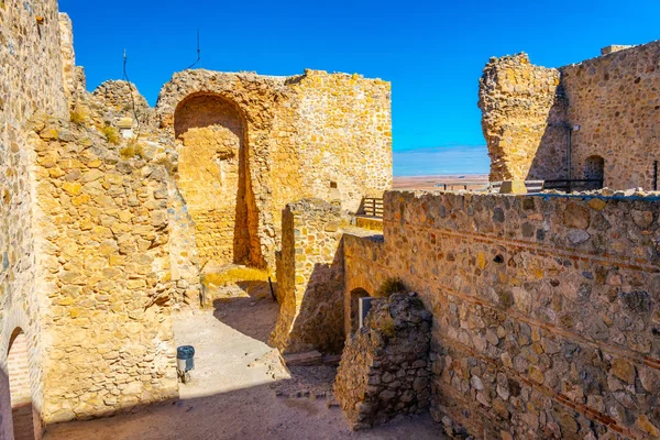 Κάστρο Consuegra Περιβάλλεται Ασπρισμένους Ανεμόμυλους Σπαει — Φωτογραφία Αρχείου