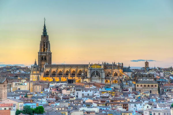 Die Primatenkathedrale Der Heiligen Maria Von Toledo Dominiert Die Skyline — Stockfoto