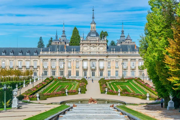 Utsikt Över Palatset Granja San Ildefonso Från Trädgårdar Spanien — Stockfoto