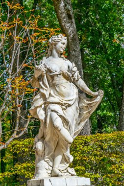 La Granja de San ettiler Spai içinde bir bahçe heykeli