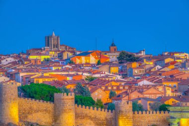 Katedrali, Saint Salvador tarafından Spai hakim Avila cityscape gün batımı görünümü