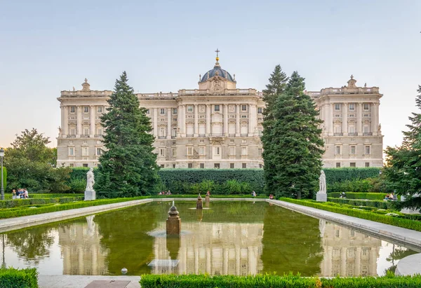 Palais Royal Madrid Espagne Vue Depuis Les Jardins Sabatini Sabatini — Photo