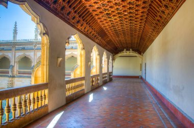 Toledo, İspanya, 2 Ekim 2017: Koridor Monasterio de San Juan de los Reyes, Toledo, Spai