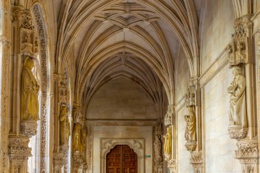 Toledo, İspanya, 2 Ekim 2017: Koridor Monasterio de San Juan de los Reyes, Toledo, Spai