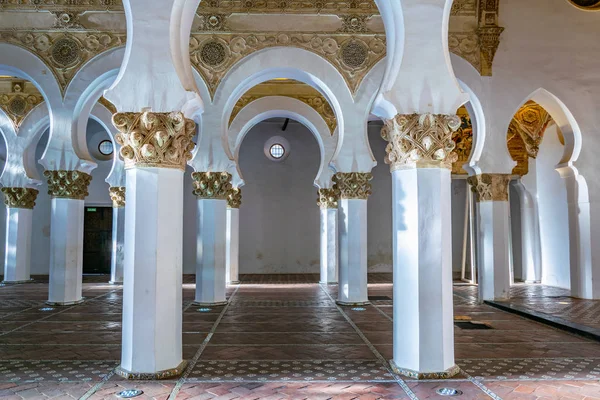 Toledo Hiszpania Października 2017 Biały Łuki Sinagoga Santa Maria Blanca — Zdjęcie stockowe