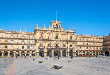 Salamanca, İspanya, 5 Ekim 2017: İnsanlar Salamanca, Spai, Plaza Mayor arasında gezinme