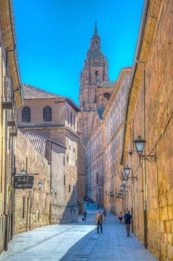 Salamanca, İspanya, 5 Ekim 2017: Salamanca şehrin eski, Spai, dar bir sokak görünümünü
