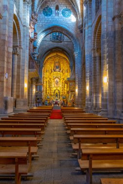 Avila, İspanya, 5 Ekim 2017: San Vicente Avila, Spai, bazilika içinin