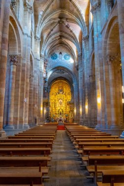 Avila, İspanya, 5 Ekim 2017: San Vicente Avila, Spai, bazilika içinin