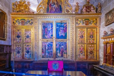 Avila, İspanya, 5 Ekim 2017: Avila, Spai katedral içinin