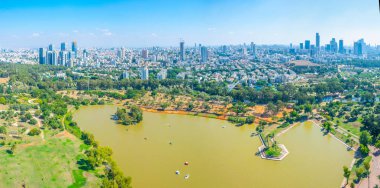 Tlv Hayarkon park, İsrail üzerinde uçan balon her Cityscape Tel Aviv bakıldığında