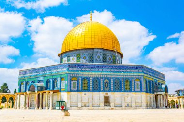 Kaya'nın Jerusale tapınak höyüğün üzerinde yer alan ünlü kubbe