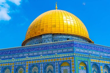 Kaya'nın Jerusale tapınak höyüğün üzerinde yer alan ünlü kubbe