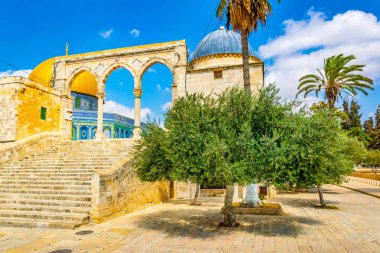 Kaya'nın Jerusale tapınak höyüğün üzerinde yer alan ünlü kubbe