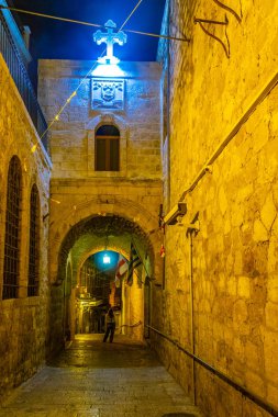Kudüs, İsrail dar bir sokakta gece görünümü