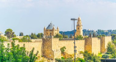 David, İsrail'in Kulesi ile Kudüs'ün sur