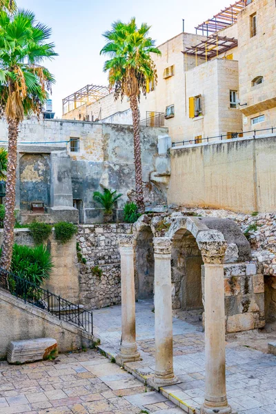 Ruinas de la calle romana llamada cardo en Jerusalén, Israel — Foto de Stock