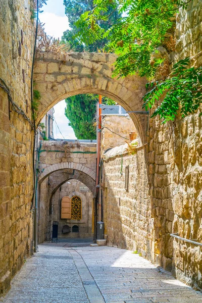 Wąska ulica ormiańska dzielnicy, Jerozolima, Izrael — Zdjęcie stockowe