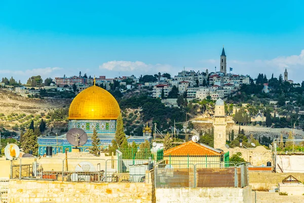 Jérusalem dominée par la coupole dorée du dôme du rocher, Est — Photo