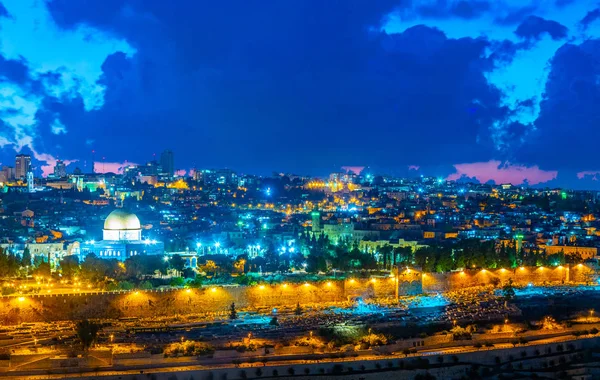 Vista del atardecer de Jerusalén desde el monte de las aceitunas, Israel —  Fotos de Stock