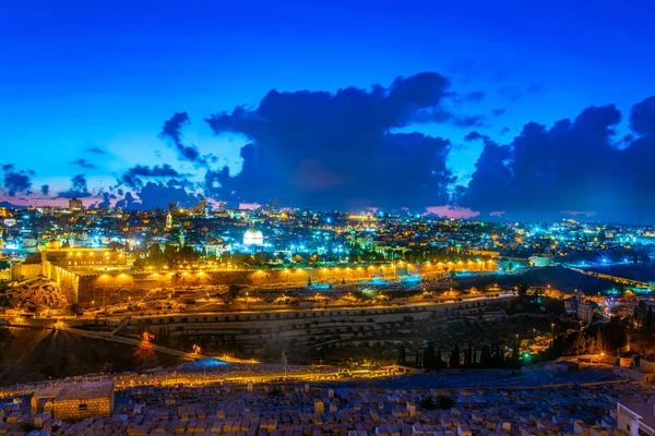 Vista del atardecer de Jerusalén desde el monte de las aceitunas, Israel —  Fotos de Stock
