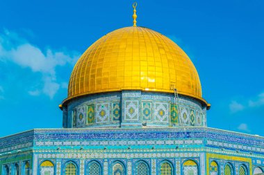 Kaya'nın Jerusale tapınak höyüğün üzerinde yer alan ünlü kubbe