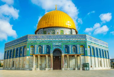 Kaya'nın Jerusale tapınak höyüğün üzerinde yer alan ünlü kubbe