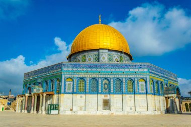 Kaya'nın Jerusale tapınak höyüğün üzerinde yer alan ünlü kubbe