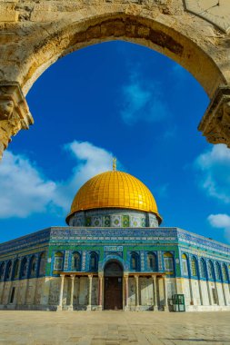 Kaya'nın Jerusale tapınak höyüğün üzerinde yer alan ünlü kubbe