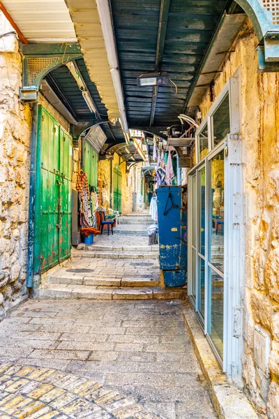 Smalle straat in Jeruzalem, Israël — Stockfoto