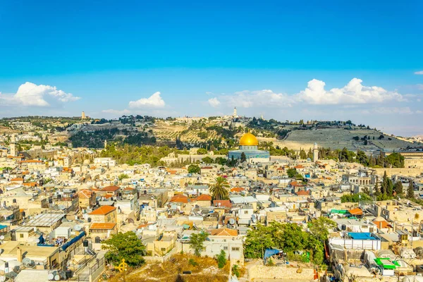 예루살렘, 바위의 돔의 황금 둥근 지붕에 의해 지배 됩니다. — 스톡 사진