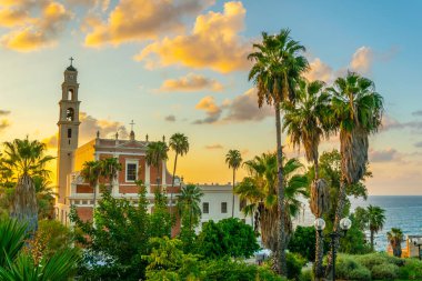Jaffa, Tel Av Hapisgah bahçelerde her bakıldığında Aziz Peter Kilisesi