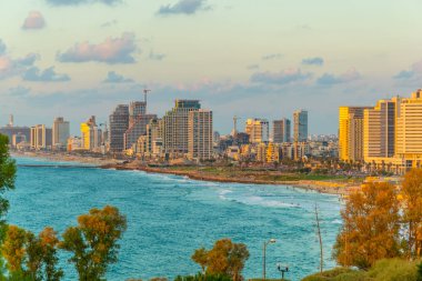 Gün batımı görünümü cityscape Tel Aviv, İsrail