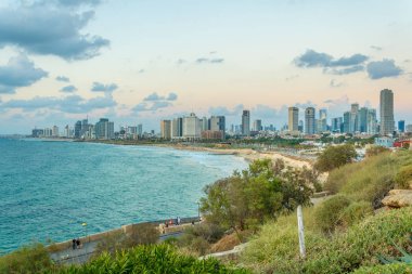 Gün batımı görünümü cityscape Tel Aviv, İsrail