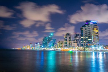 Gün batımı görünümü cityscape Tel Aviv, İsrail