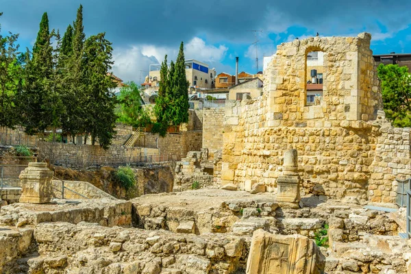 Ruínas de piscinas de Bethesda em Jerusalém, Israel — Fotografia de Stock