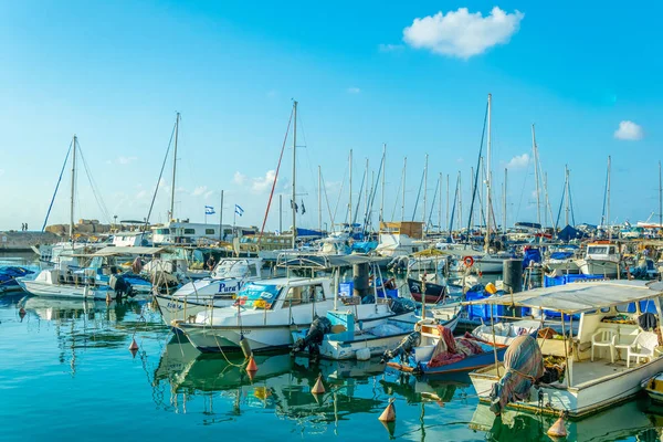 Barcos amarração no porto de Jaffa, Tel Aviv, Israel — Fotografia de Stock