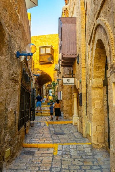 Calle estrecha en el casco antiguo de Jaffa, Tel Aviv, Israel —  Fotos de Stock