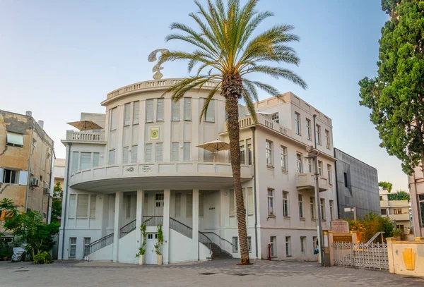 Old town hall called beit Ha'ir at Bialik square in Tel Aviv, Is — Stock Photo, Image