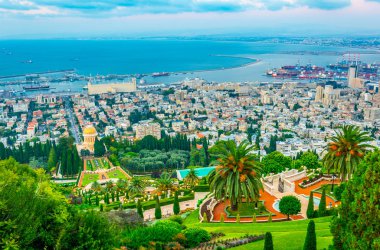 Haifa, İsrail Bahai bahçeleri gün batımı görünümü
