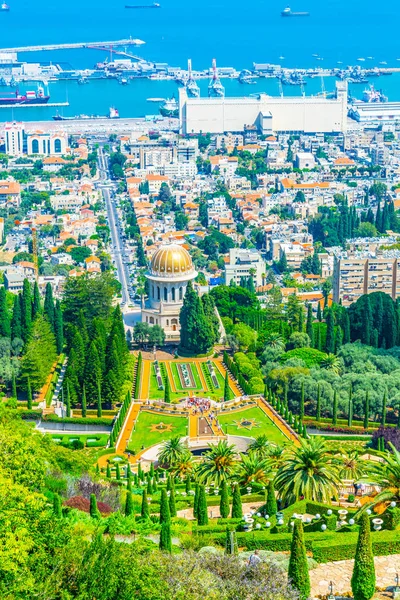 Вид с воздуха на сады Бахай в Хайфе, Израиль — стоковое фото