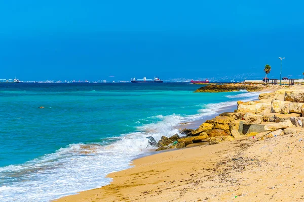 Uma pequena praia em Haifa, Israel — Fotografia de Stock