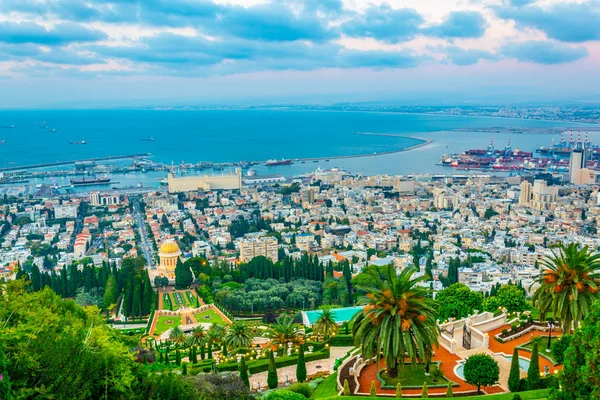 Vista do pôr do sol dos jardins de Bahai em Haifa, Israel — Fotografia de Stock