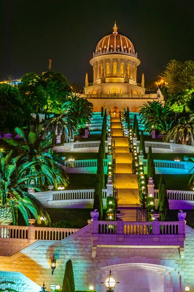 Vista nocturna de los jardines Bahai en Haifa, Israel — Foto de Stock