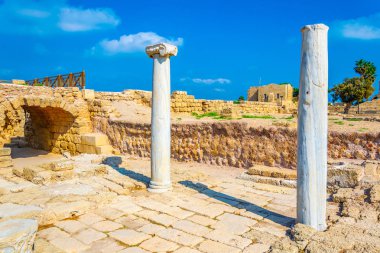 Caesarea İsrail'de eski hamam kalıntıları