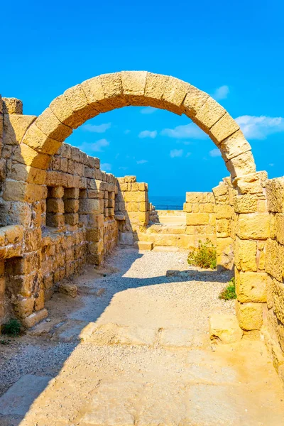 Ruinas de la antigua casa de baños en Cesarea en Israel — Foto de Stock